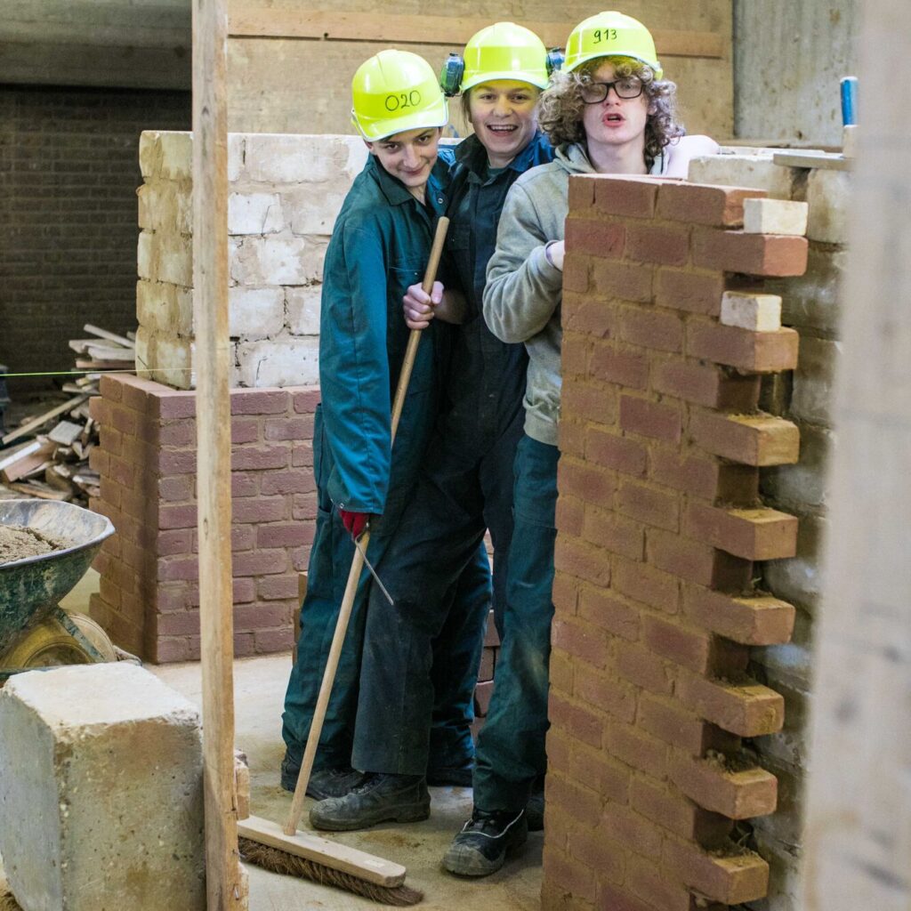 Jongens aan de slag in bouw 2A